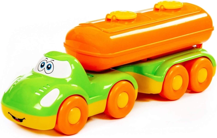Auto Kamarát con rimorchio cisterna