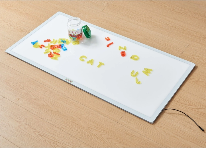 Colori brillanti su un pannello luminoso