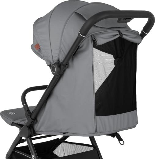 Comfort per il bambino: posizione completamente sdraiata, ventilazione e protezione solare