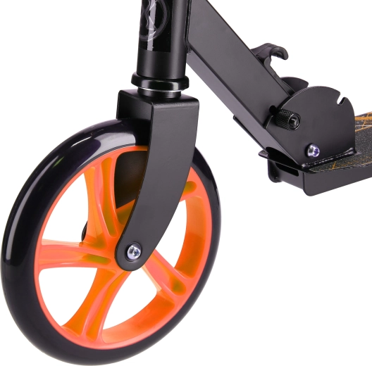 Guida veloce e fluida con grandi ruote da 200 mm