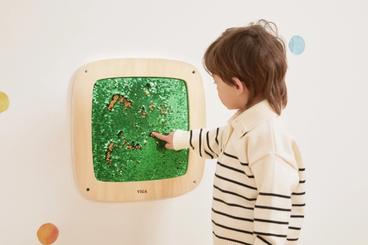 Divertimento sensoriale da parete