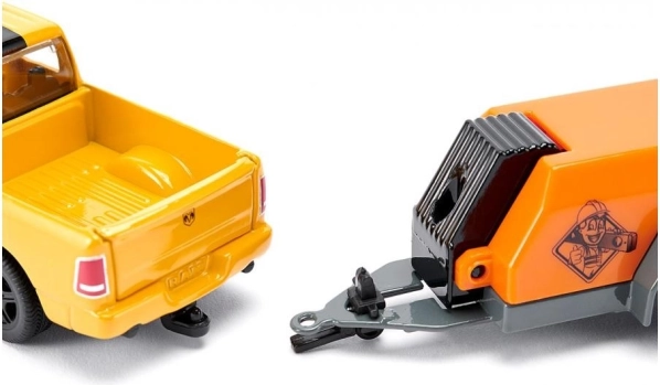 Pickup con rimorchio trainabile