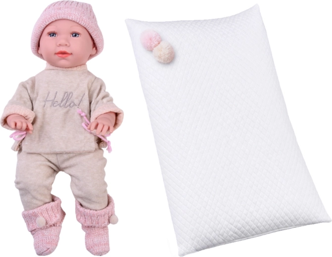 Outfit adorabile e cuscinetto per l’addormentamento