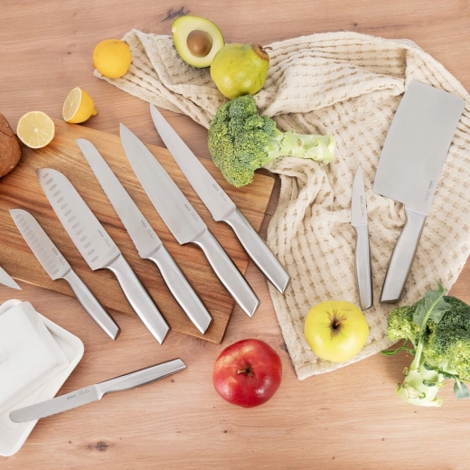 Coltello universale per la cucina di casa