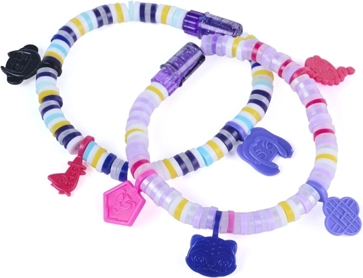 Braccialetti finiti ricchi di dettagli