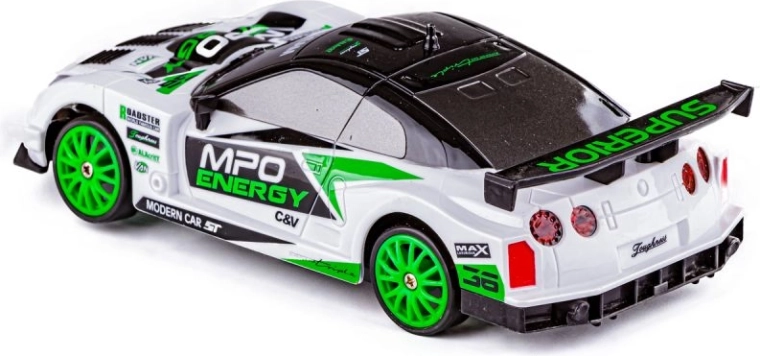 4WD e pneumatici da drift per una derapata controllata