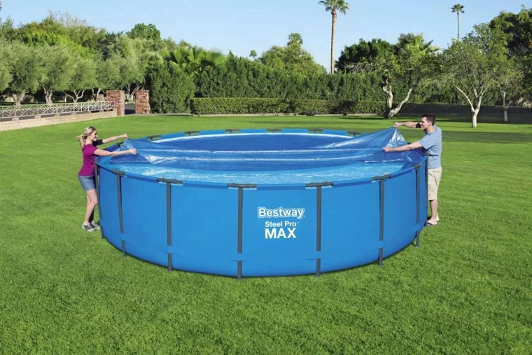 Acqua della piscina più pulita