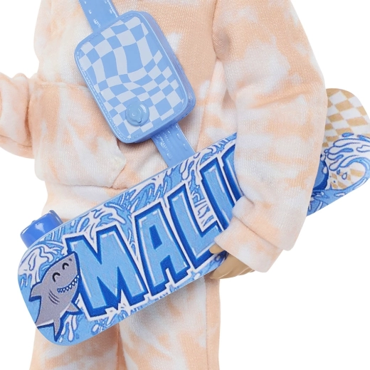 Divertimento urbano con skateboard