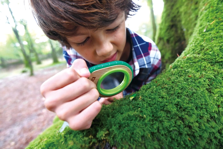 Più vicino al dettaglio: lente di qualità per piccoli esploratori