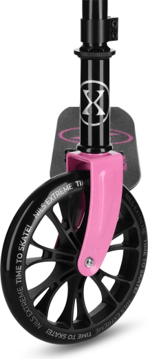 Grandi ruote da 200 mm per una guida fluida e stabile