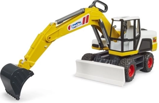 Escavatore gommato Bruder XE 5000 in scala 1:16