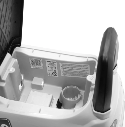 Vano portaoggetti sotto il sedile