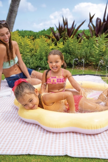 Fontanella integrata per un gioco d’acqua rinfrescante