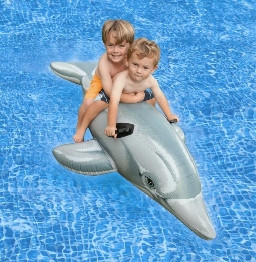 Divertimento in piscina per bambini dai 3 anni