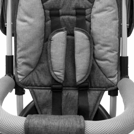 Guida sicura con cinture, barra e freni