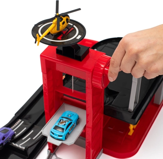 Ascensore funzionante per auto e azione