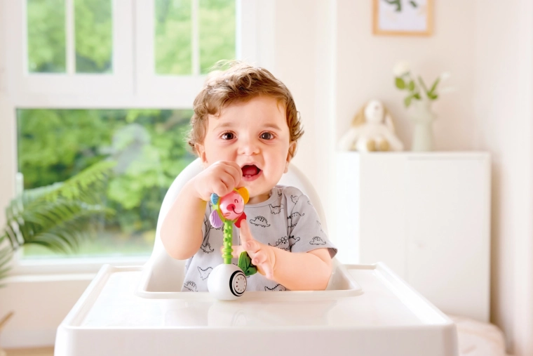 Forma ergonomica per le manine del bambino