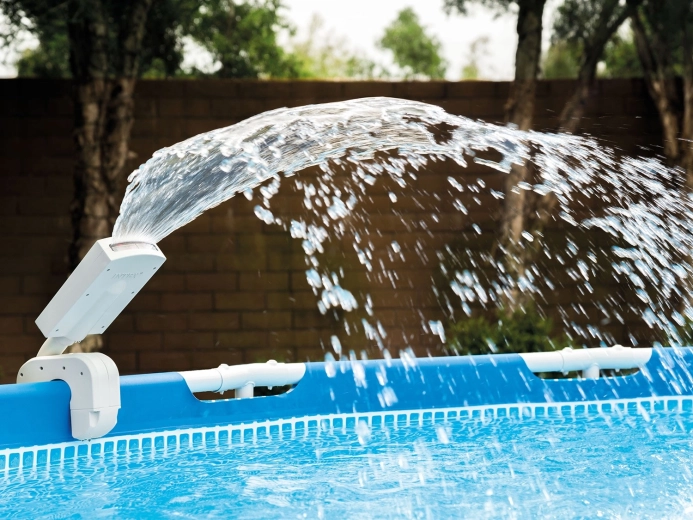 Installazione facile e compatibilità con piscine INTEX
