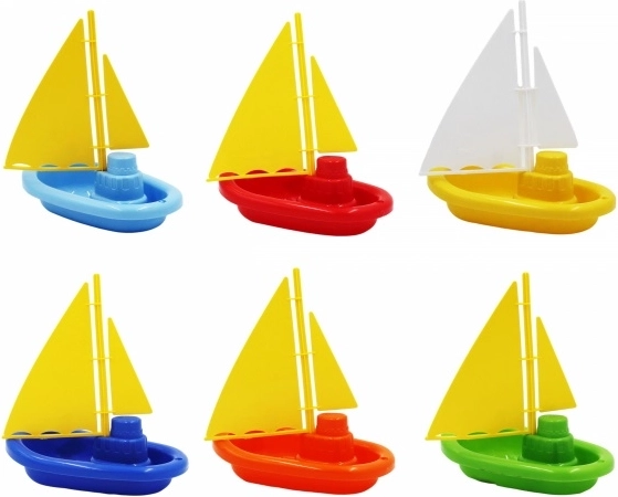 Piccola barca a vela Adriatic per l’acqua