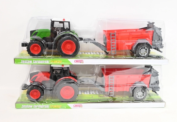 Trattore con macchina agricola