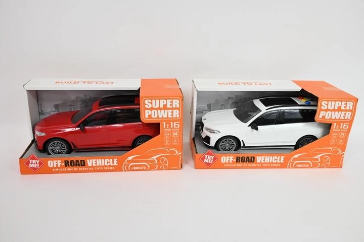 Auto SUV con effetti luminosi e sonori