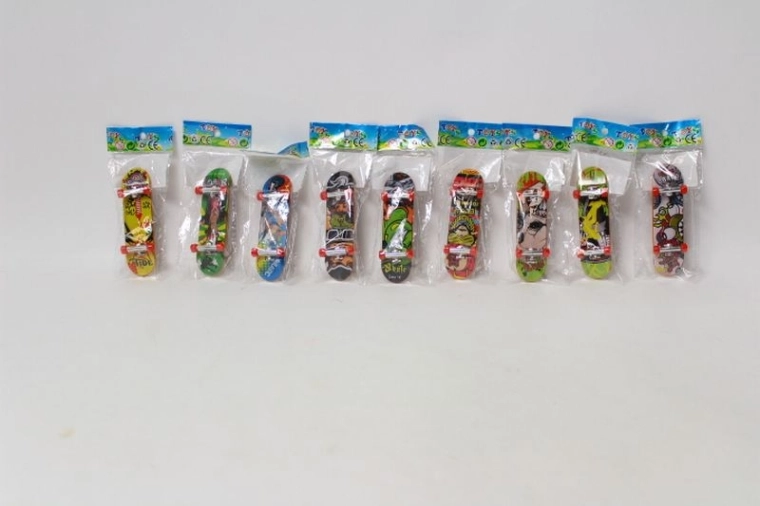Mini skateboard con motivo graffiti