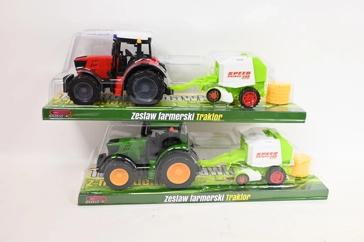 Trattore con macchina agricola