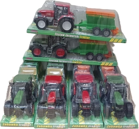 Trattore con macchina agricola