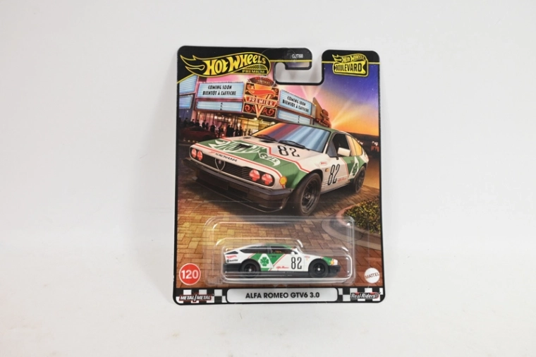 Hot Wheels Premium Alfa Romeo GTV6 3.0 modello da collezione