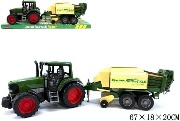 Trattore con macchina agricola