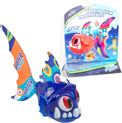 Pesciolino piranha subacqueo con luce