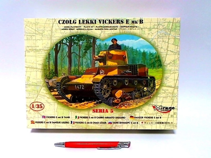 Mirage Hobby modello in plastica del carro armato Vickers E MKB S05