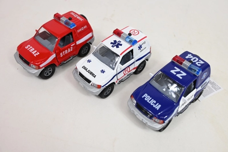 Fuoristrada di soccorso con luci e suoni (polizia / ambulanza / pompieri)
