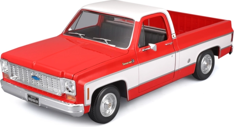 Maisto 1974 Chevrolet C10 Cheyenne Super 1:18 modello pick-up rosso‑bianco
