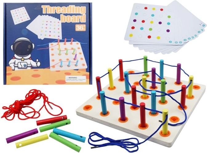 gioco in legno bastoncini colorati e pioli con infilatura