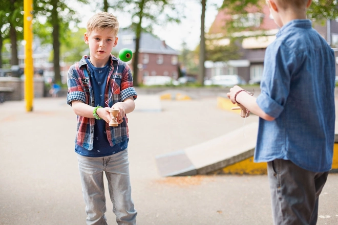 Kendama – gioco di abilità giapponese per bambini