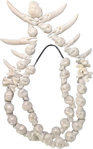 Collana da festa con teschio e zanne