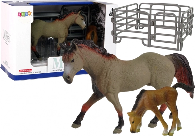 Set di Figure Cavallo e Puledro Razza Capricorn con Recinzione