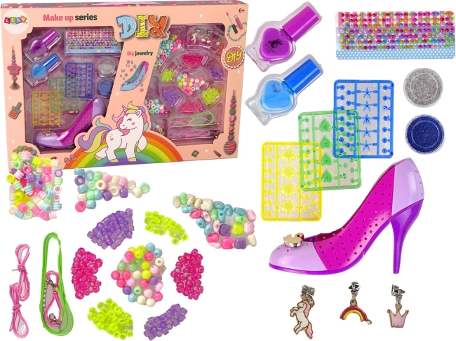 Set per unghie e gioielli colorato