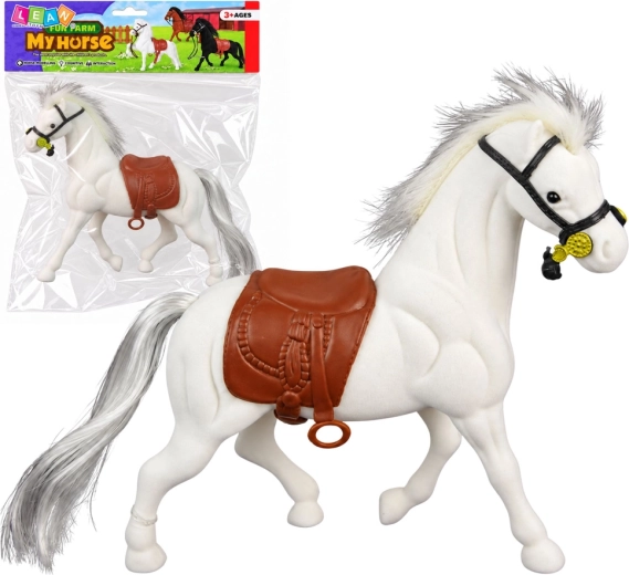 Figurina di cavallo bianco con sella marrone – fattoria