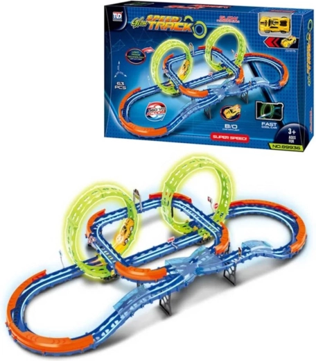 Pista per auto luminosa al buio con incrocio e loop con automobilina LED