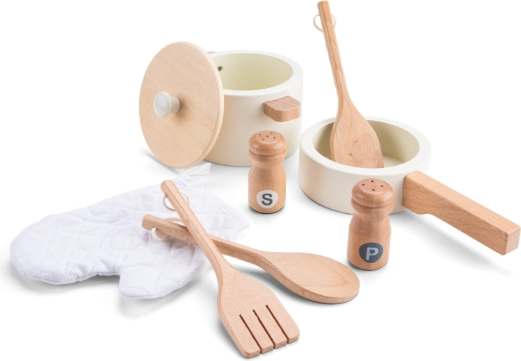 Cucina giocattolo in legno bianca con dettagli in rattan