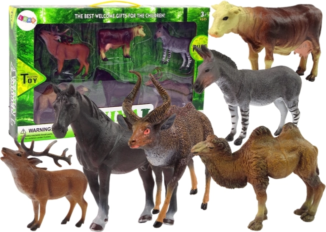 Set di figurine animali domestici e del bosco cervo mucca