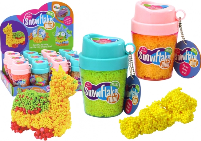 Massa di polistirene spremibile gialla nel vasetto