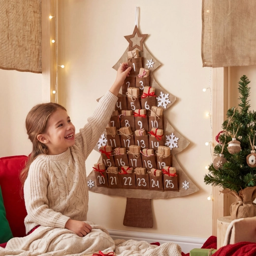 Calendario dell’Avvento in feltro a forma di albero di Natale 85 × 60 cm