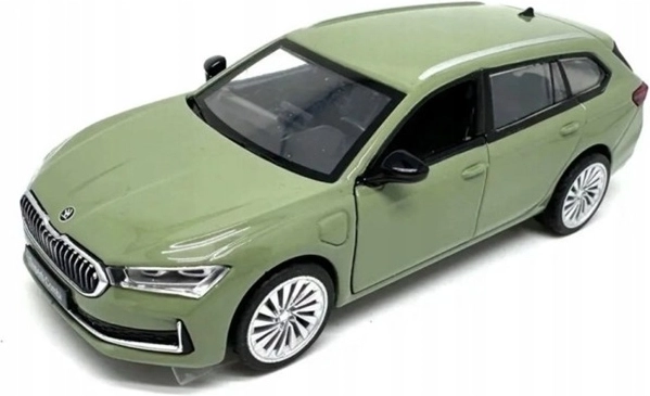 MSZ modello elettrico Škoda Superb Combi iV verde
