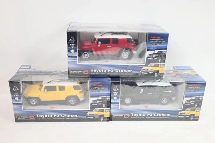 Auto Toyota FJ Cruiser radiocomandata in scala 1:24 - 1 pezzo