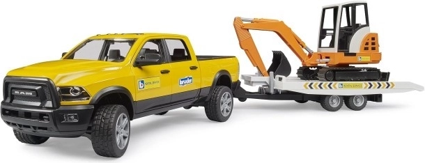 Bruder veicolo di assistenza fuoristrada RAM con mini escavatore e rimorchio 1:16