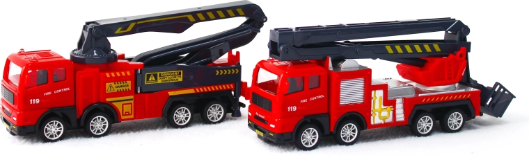Camion dei pompieri con braccio antincendio girevole