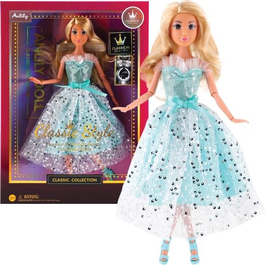 Bambola alla moda con lungo abito da sera azzurro chiaro